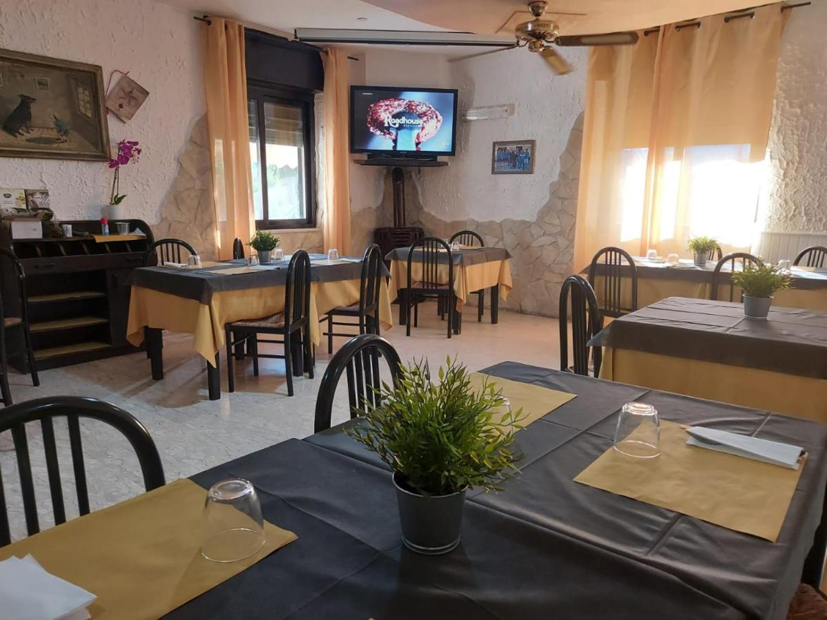 Albergo Ristorante Bar Pizzeria La Lanterna Santi Cosma e Damiano Экстерьер фото